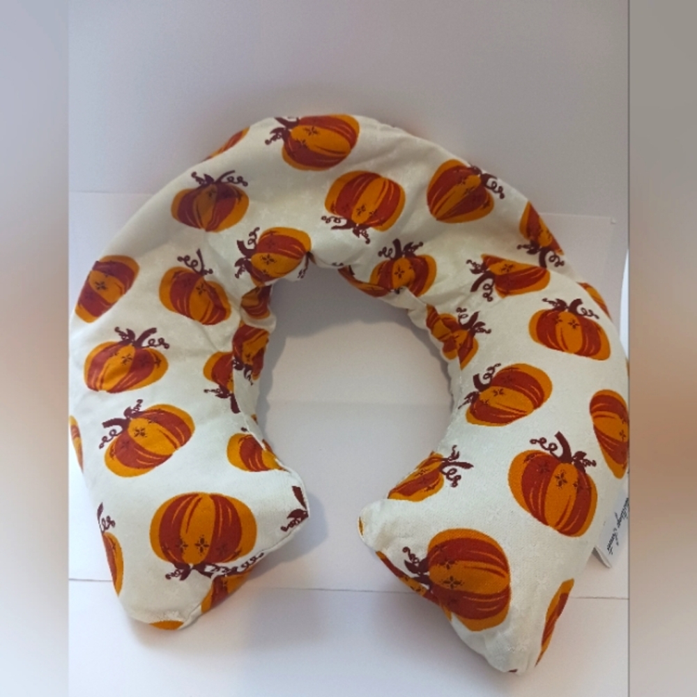 Pumpkin-Themed Neck Wrap Heat It Up